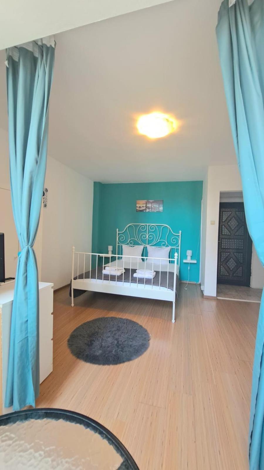 Inchiriez Garsoniera In Regim Hotelier Unirii Бухарест Экстерьер фото